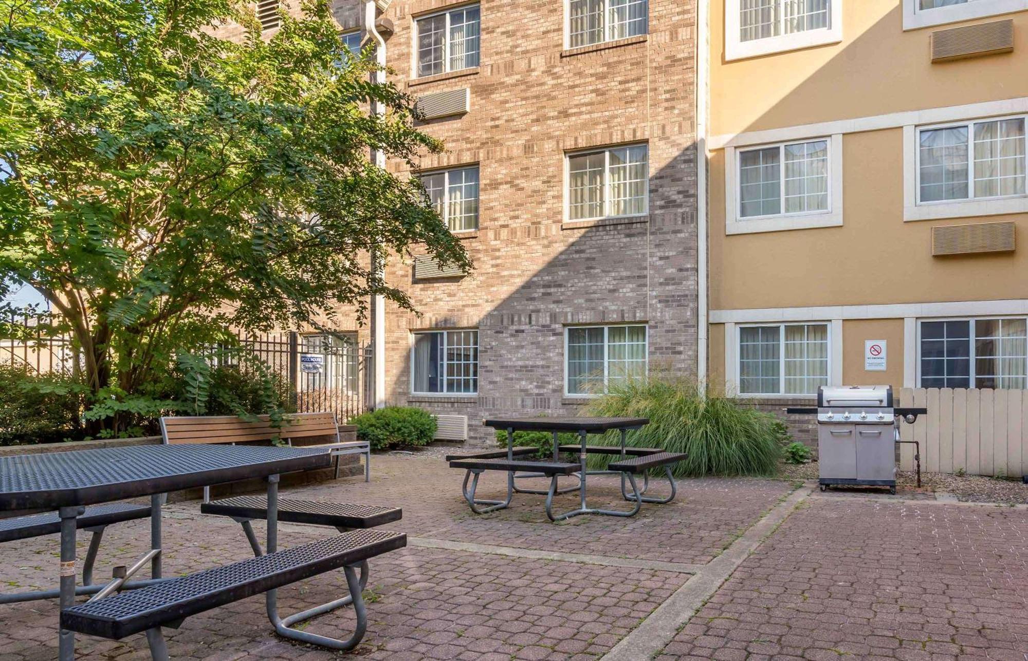 Extended Stay America Suites - Louisville - Alliant Avenue Екстер'єр фото